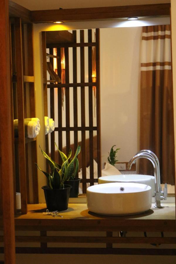 Rasdhoo Wave Blue住宿加早餐旅馆 外观 照片
